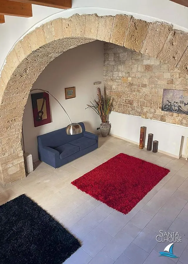 Santa Clhouse Villa Bari 0*,  Italy